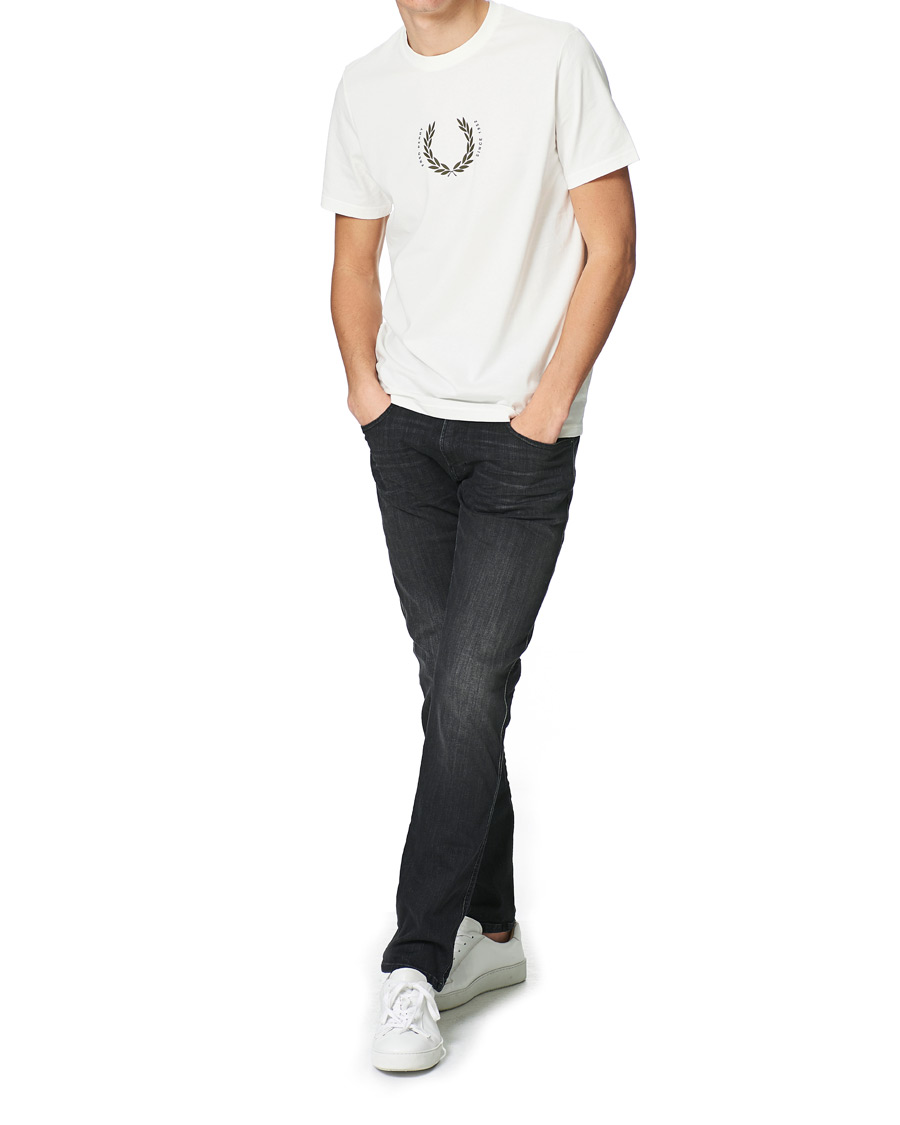 Men | T-Shirts | Fred Perry | Laurel Wreath Tee Snow White