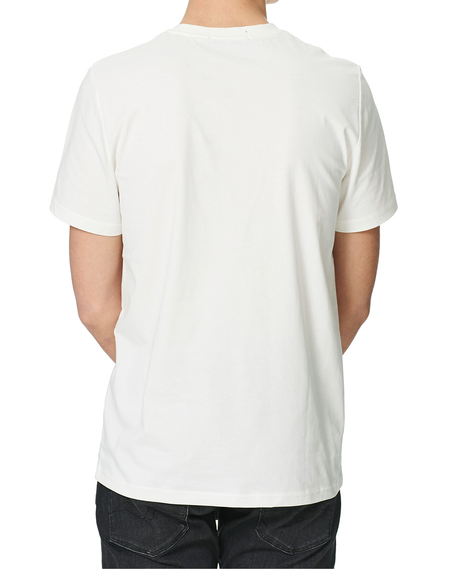 Men | T-Shirts | Fred Perry | Laurel Wreath Tee Snow White