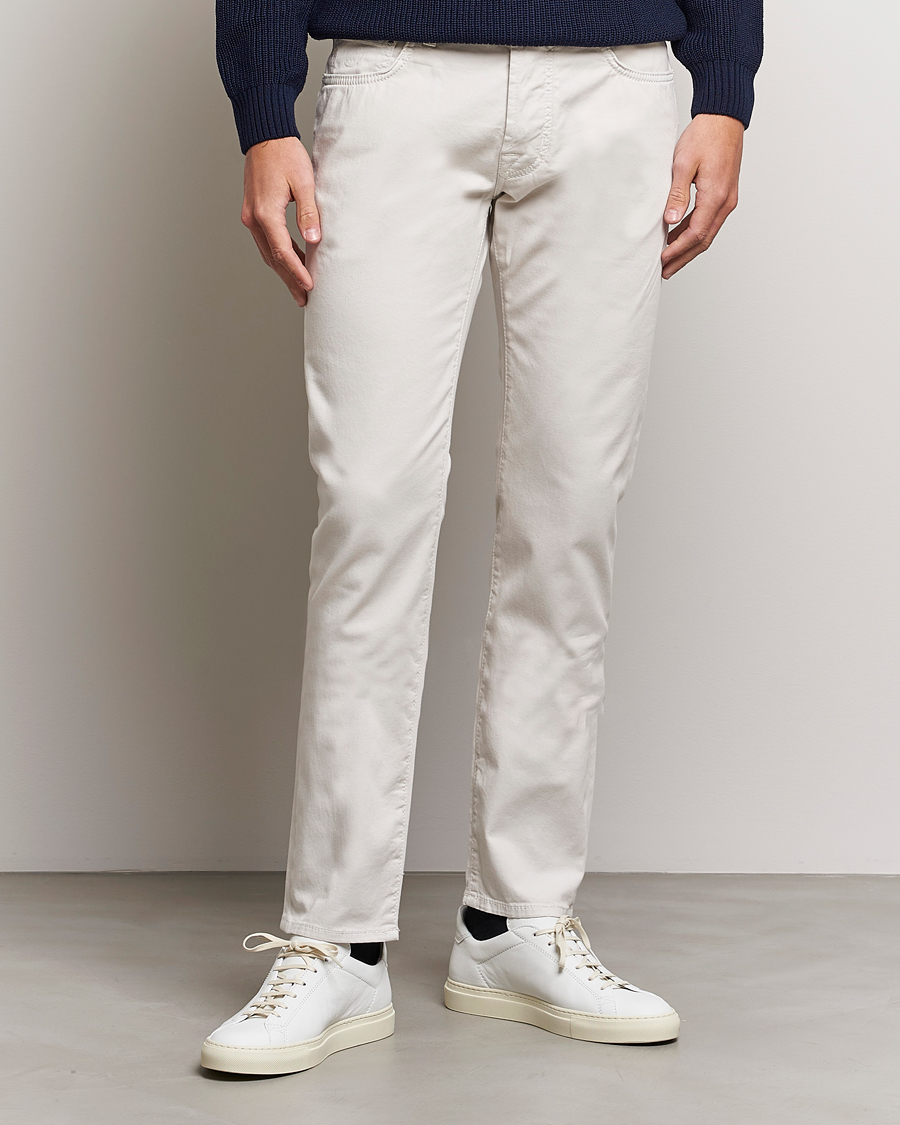 Men | Trousers | Jacob Cohën | Bard Garment Dyed Gabardine Trousers Beige