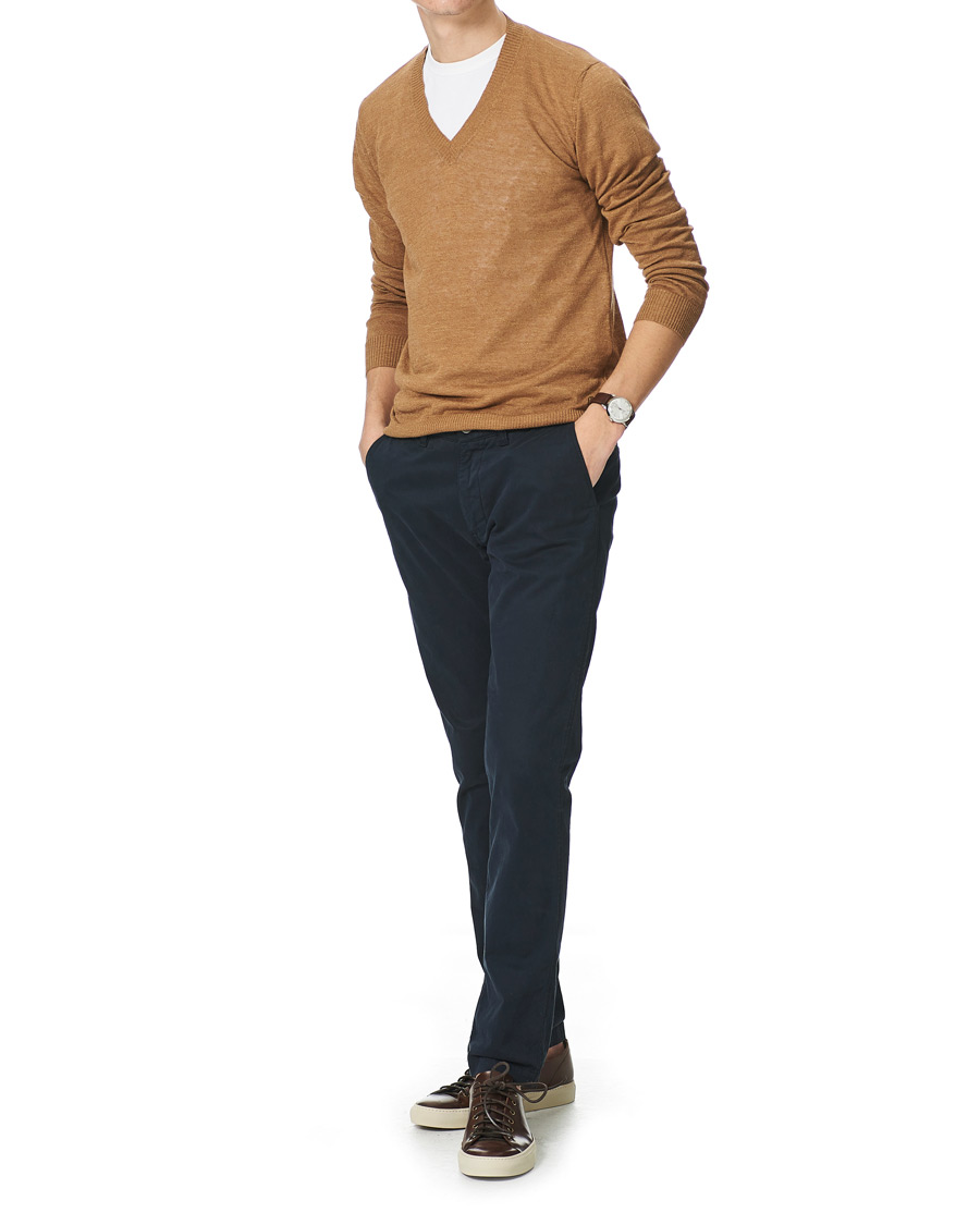 Men | Sweaters & Knitwear | Oscar Jacobson | Lionel Linen/Cotton V-Neck Brown