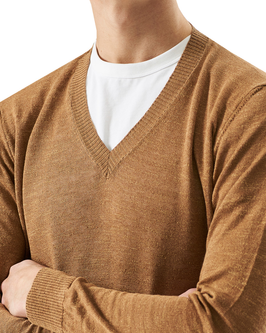 Men | Sweaters & Knitwear | Oscar Jacobson | Lionel Linen/Cotton V-Neck Brown