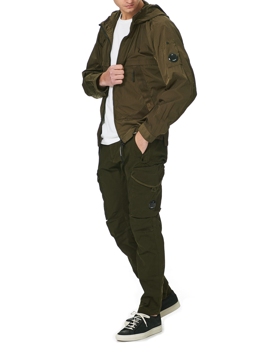 Men | Coats & Jackets | C.P. Company | Chrome R Hooded Lens Jacket Olive