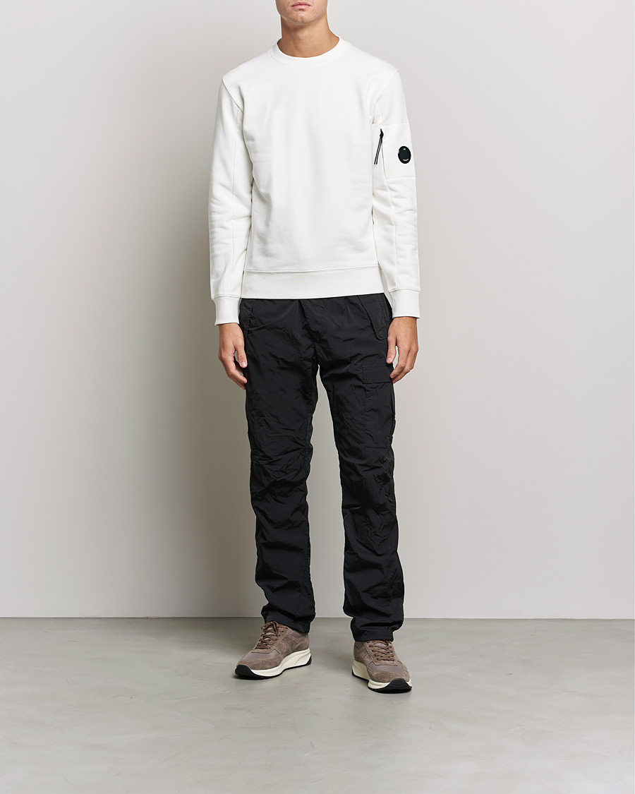 Men | Sweaters & Knitwear | C.P. Company | Diagonal Raised Fleece Lens Sweatshirt White