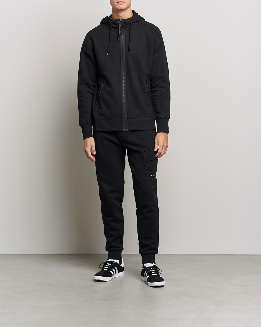 Men | Sweaters & Knitwear | C.P. Company | Diagonal Raised Fleece Full Zip Goggle Hoodie Black