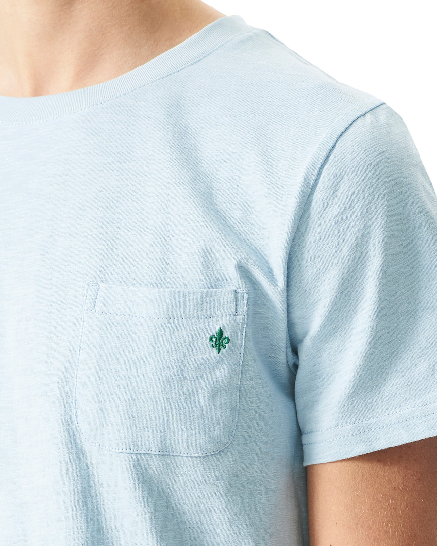 Men | T-Shirts | Morris | Lily Slub Pocket Crew Neck Tee Light Blue