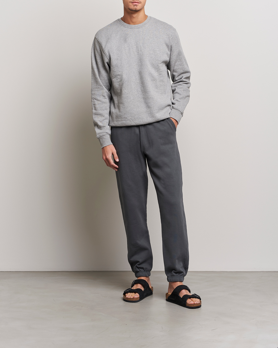Men | Trousers | Colorful Standard | Classic Organic Sweatpants Lava Grey