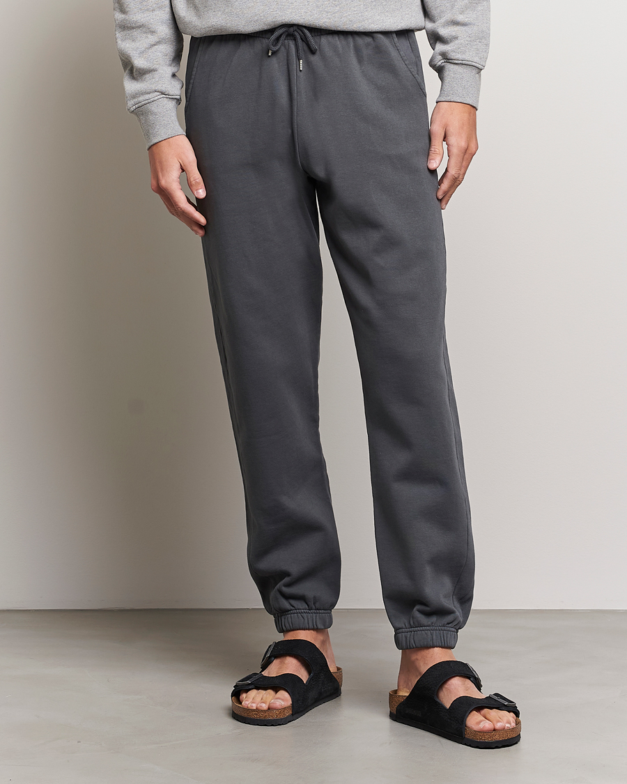 Men | Trousers | Colorful Standard | Classic Organic Sweatpants Lava Grey