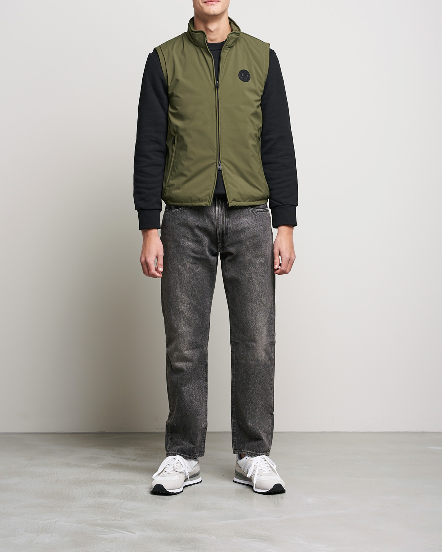 Men | Coats & Jackets | Woolrich | Pacific Padded Vest Outdoor Green