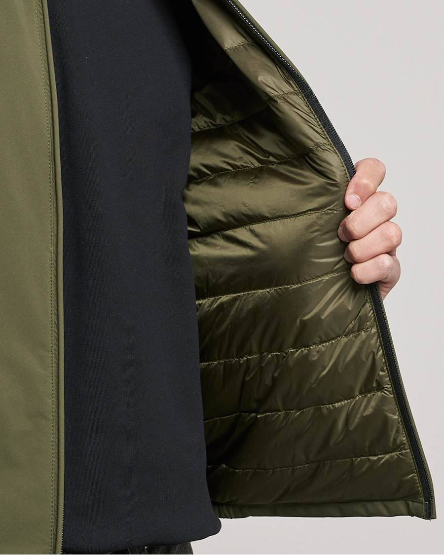 Men | Coats & Jackets | Woolrich | Pacific Padded Vest Outdoor Green