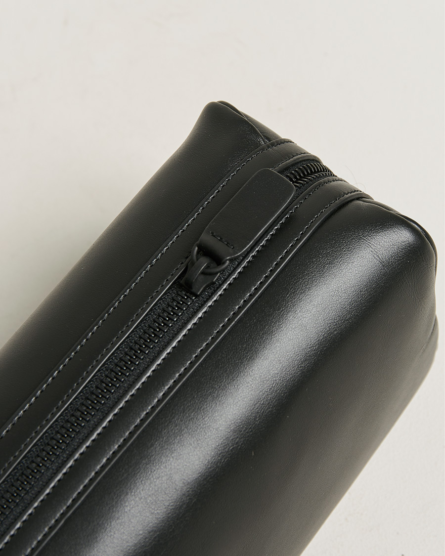 Men | Bags | Common Projects | Nappa Leather Toiletry Bag Black