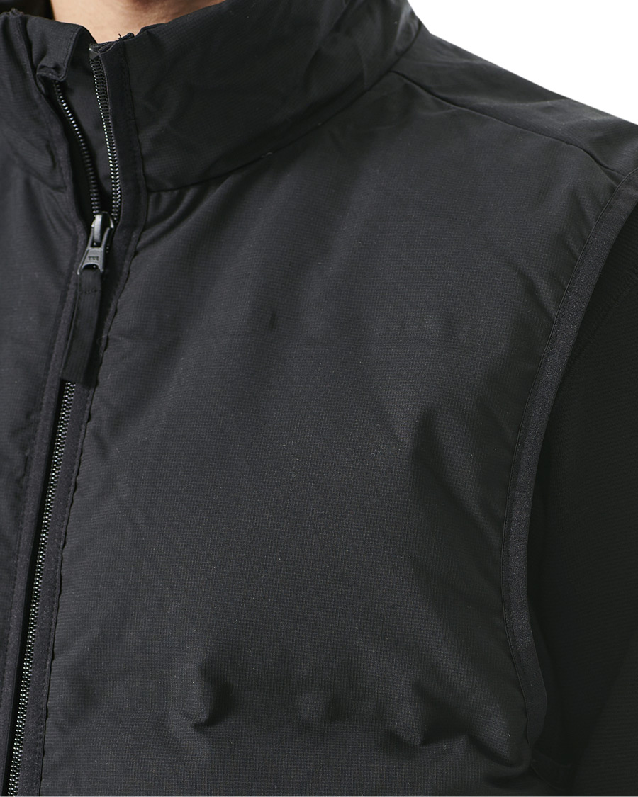 Men | Coats & Jackets | A Day's March | Makalu Down Vest Black