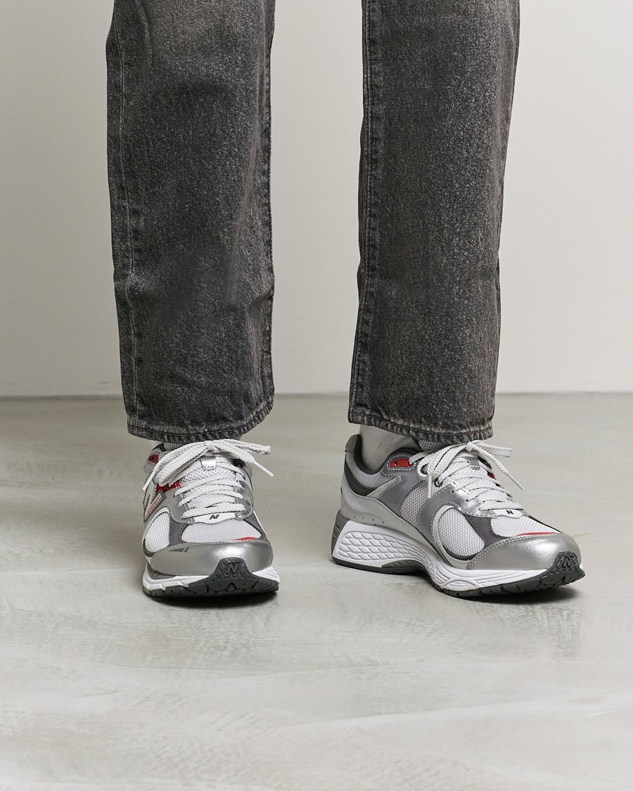 Men | New Balance M2002R Sneaker Silver Metallic | New Balance | M2002R Sneaker Silver Metallic