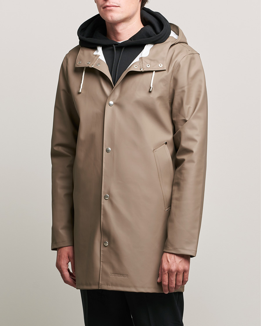 Men | Coats & Jackets | Stutterheim | Stockholm Raincoat Mole Brown