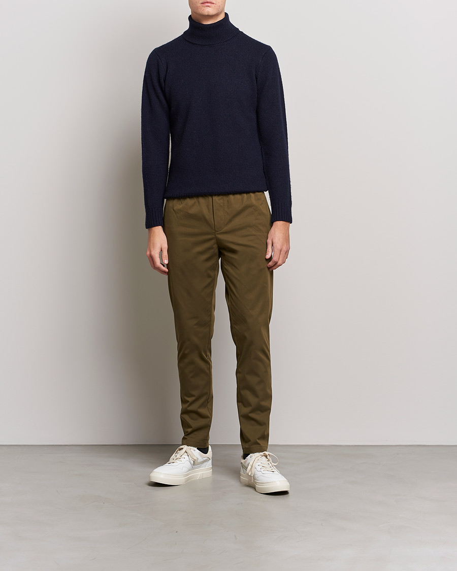 Men | Trousers | Samsøe Samsøe | Samsøe & Samsøe Smithy Trousers Dark Olive