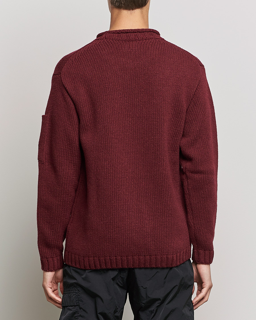 Men | Sweaters & Knitwear | C.P. Company | Lambswool Lens Roundneck Bordeaux