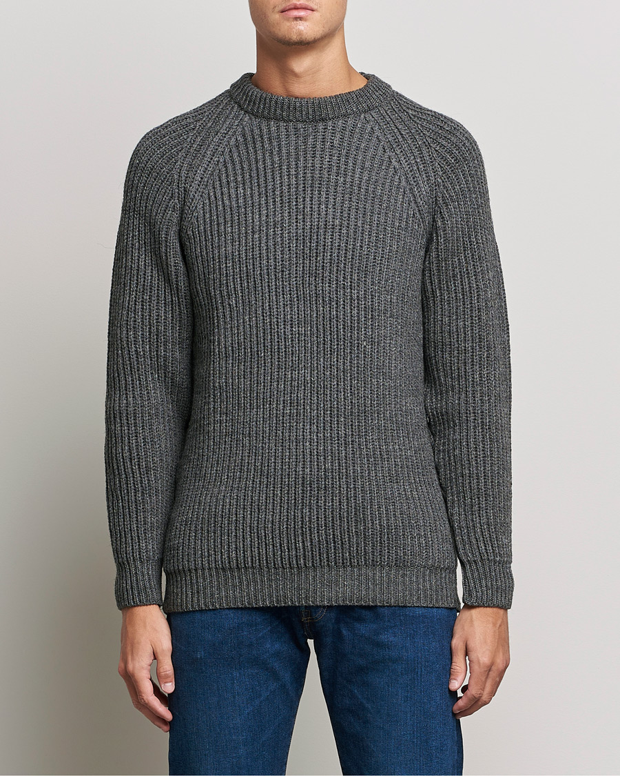 Men | Sweaters & Knitwear | Gloverall | Fisherman Rib Chunky Wool Crew Neck Grey