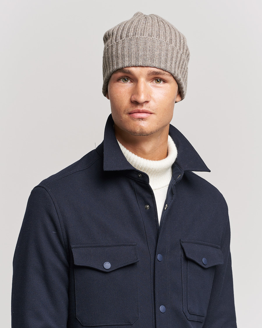Men | Piacenza Cashmere Ribbed Cashmere Beanie Taupe | Piacenza Cashmere | Ribbed Cashmere Beanie Taupe