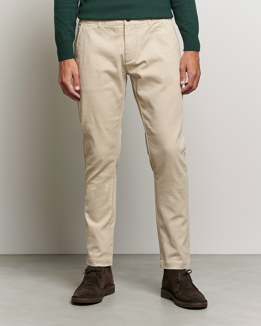Men | Trousers | Lyle & Scott | Chinos Stone