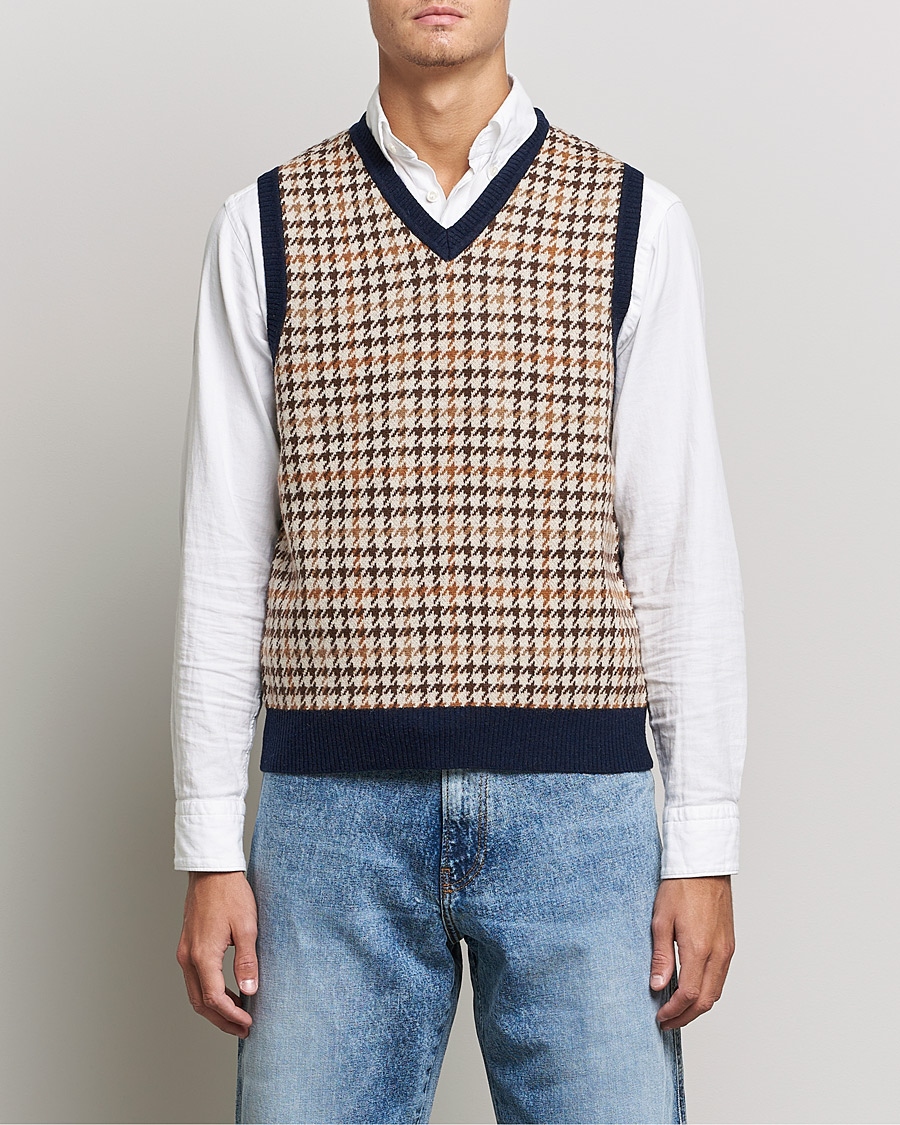 Men | Sweaters & Knitwear | BEAMS PLUS | Tartan Check Knit Vest Navy/Beige