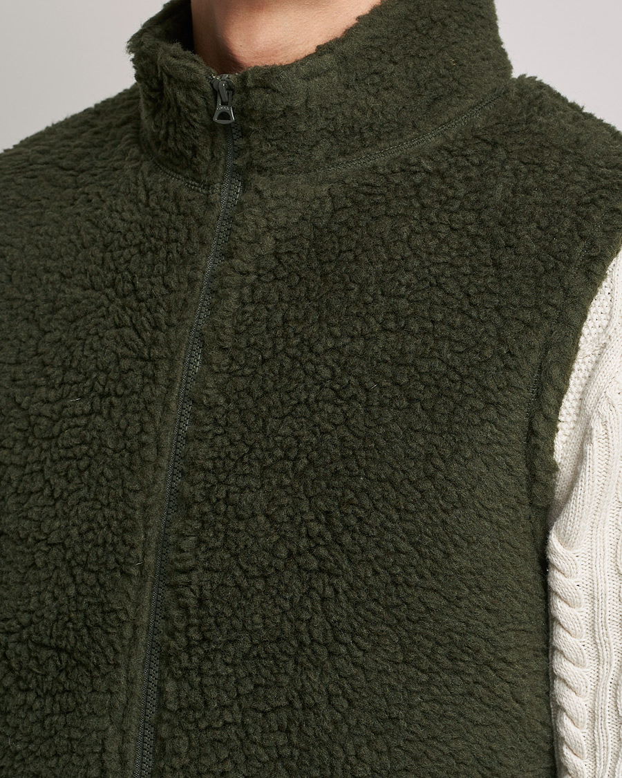 Men | Coats & Jackets | BEAMS PLUS | Boa Fleece Vest Forest Green