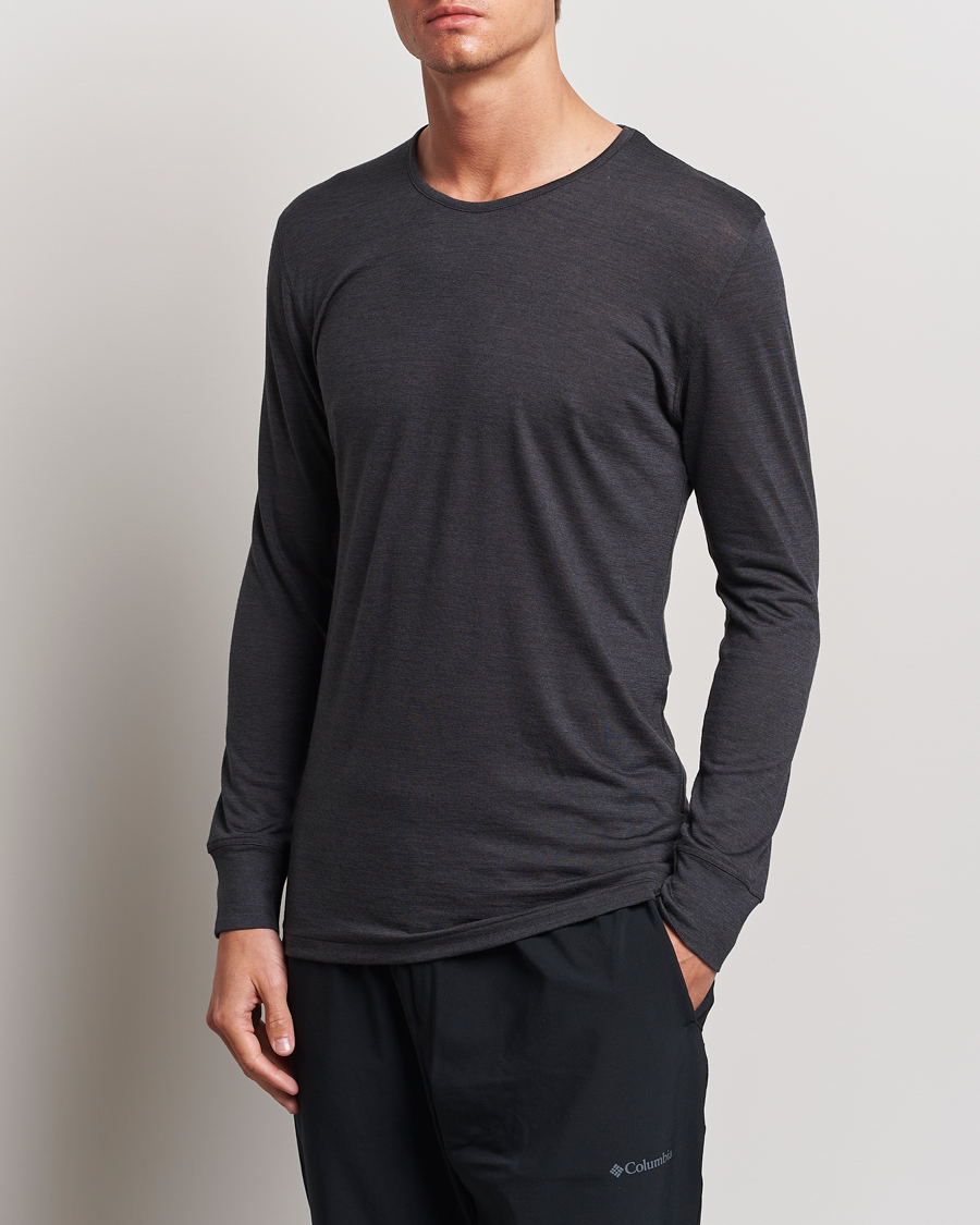 Men | T-Shirts | Zimmerli of Switzerland | Wool/Silk Long Sleeve T-Shirt Charcoal