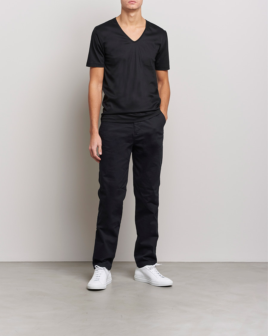 Men | T-Shirts | Zimmerli of Switzerland | Sea Island Cotton V-Neck T-Shirt Black