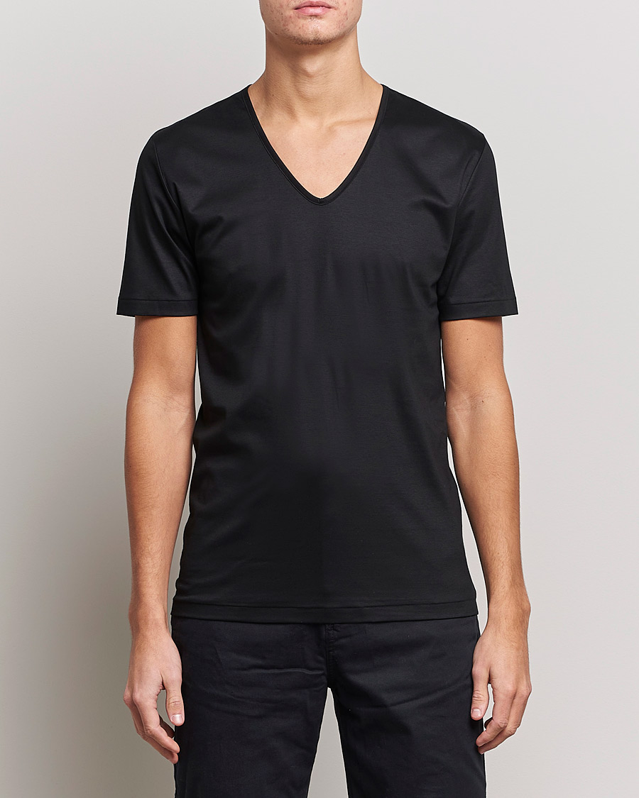 Men | T-Shirts | Zimmerli of Switzerland | Sea Island Cotton V-Neck T-Shirt Black