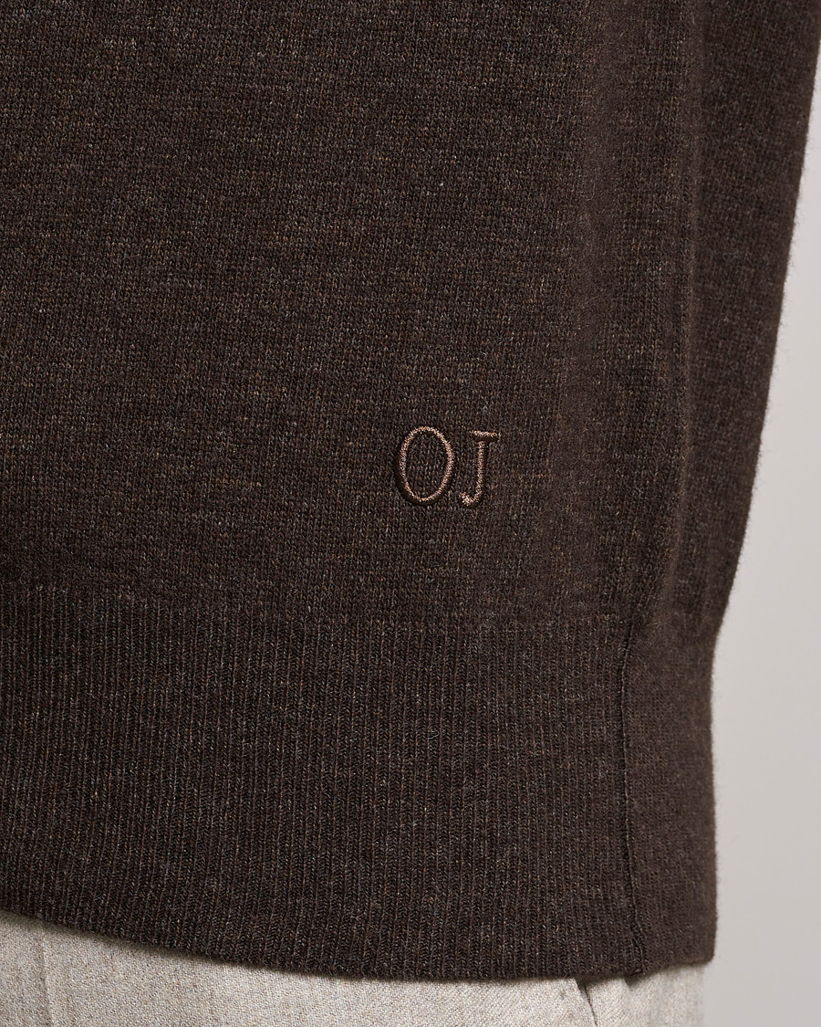 Men | Sweaters & Knitwear | Oscar Jacobson | Gustaf Lambswool Raglan Crew Neck Dark Brown
