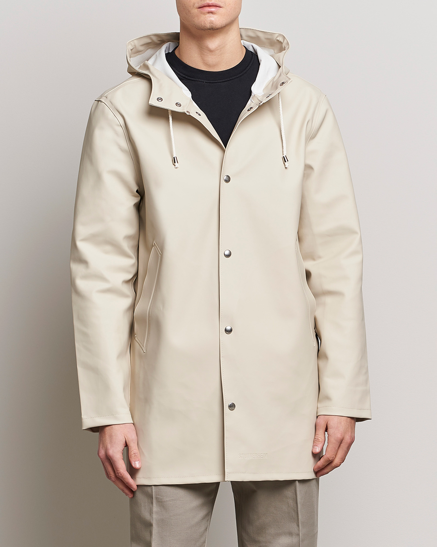 Men | Coats & Jackets | Stutterheim | Stockholm Raincoat Oyster Grey