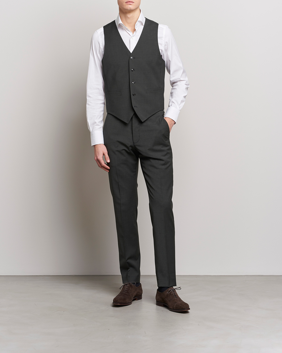 Men | Blazers | Tiger of Sweden | Wayde Wool Travel Waistcoat Olive Extreme