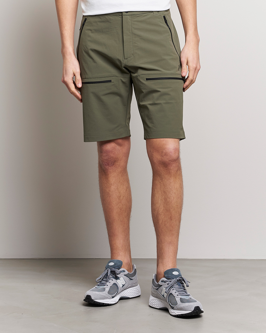Men | Shorts | Peak Performance | Stretch Drawstring Tech Shorts Pine Needle