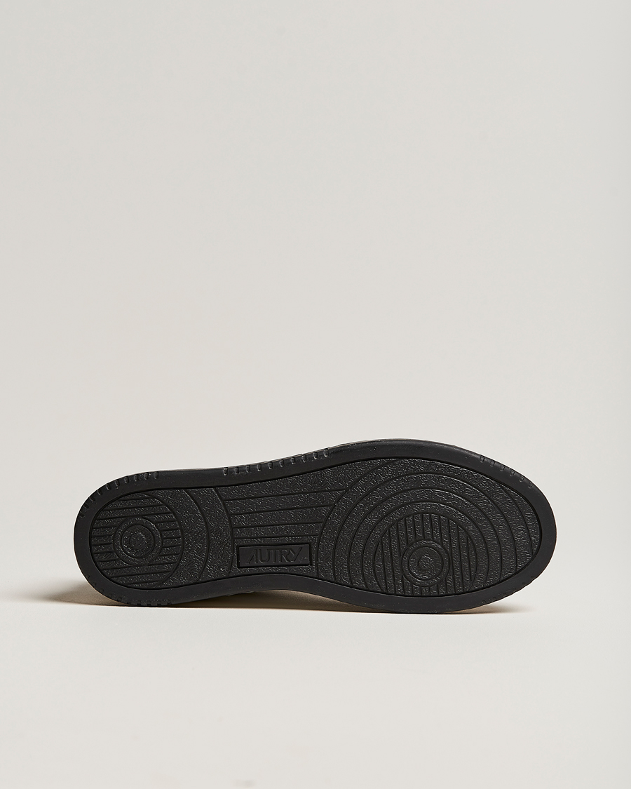 Men | Sneakers | Autry | Medalist Low Super Soft Goat Leather Sneaker White/Black