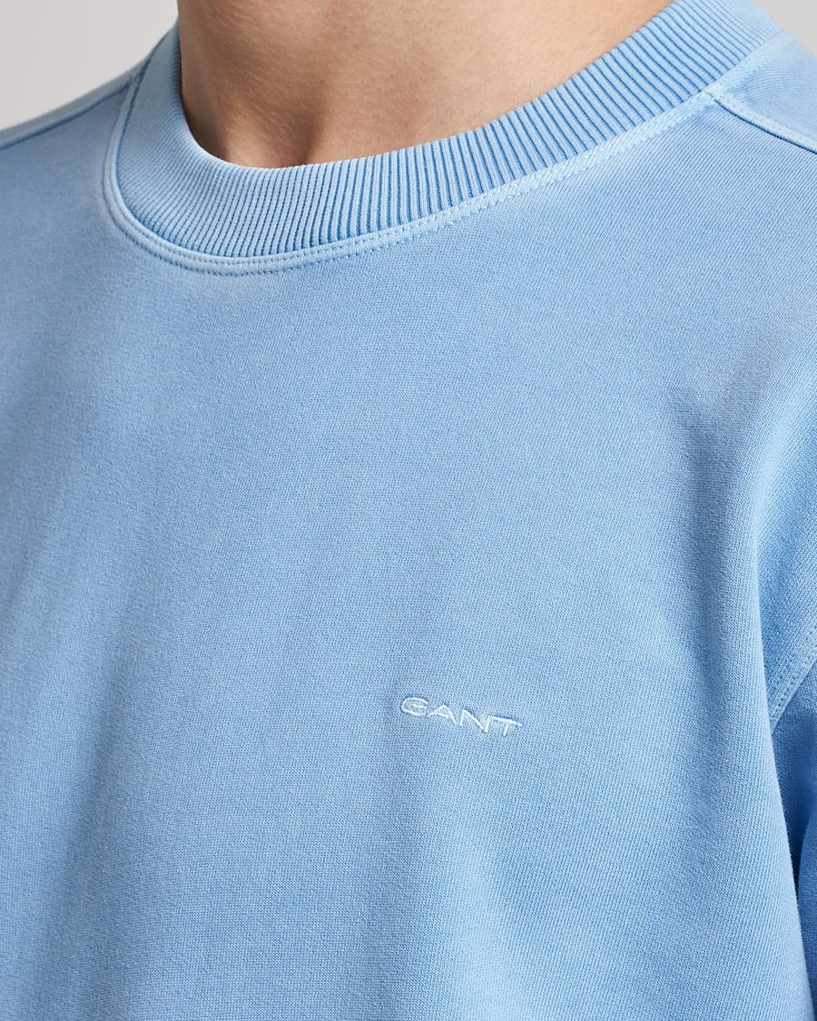 Men | Sweaters & Knitwear | GANT | Sunbleached Crew Neck Sweatshirt Gentle Blue