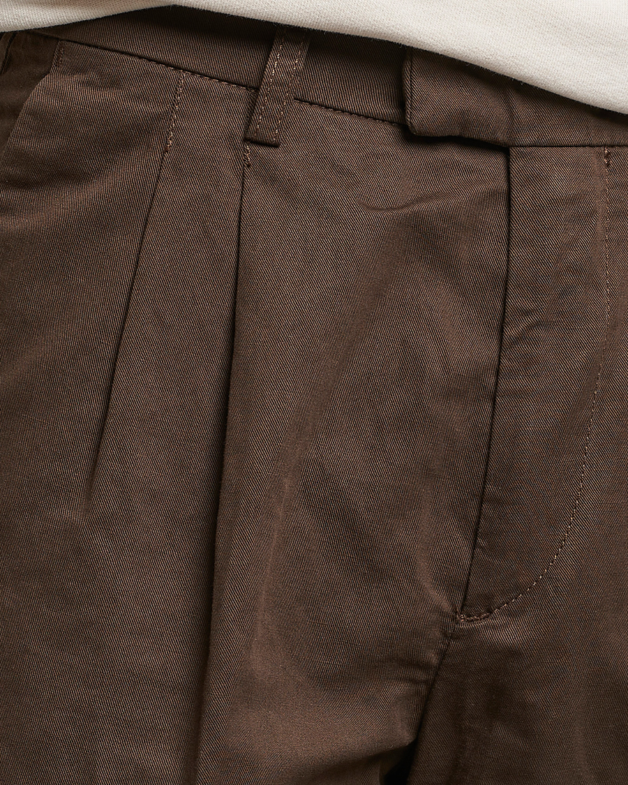 Men | Trousers | NN07 | Fritz Pleated Trousers Brown