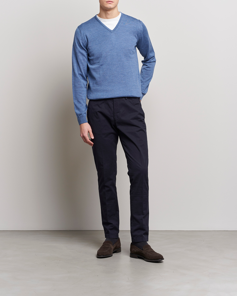 Men | Sweaters & Knitwear | Stenströms | Merino Patch V-Neck Light Blue/Blue