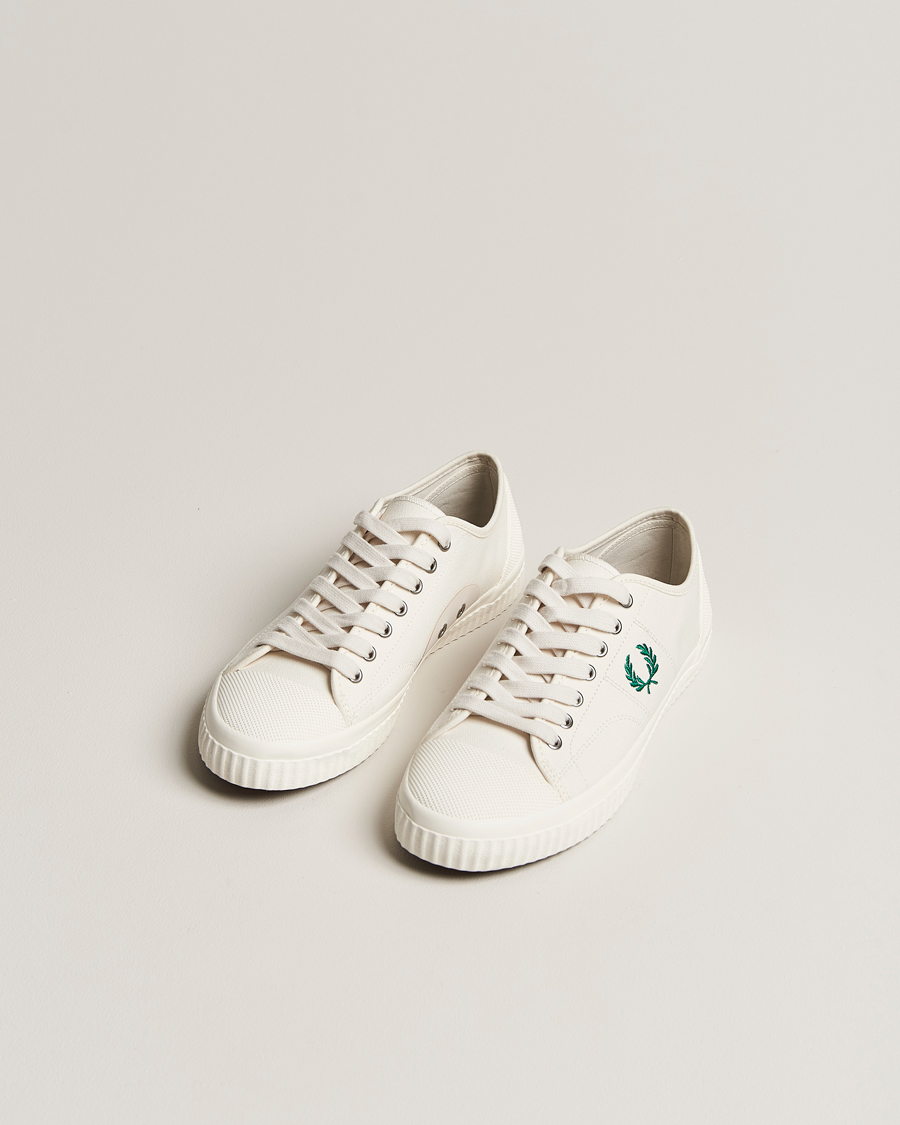Men | Fred Perry Huges Low Canvas Sneaker Light Ecru | Fred Perry | Huges Low Canvas Sneaker Light Ecru