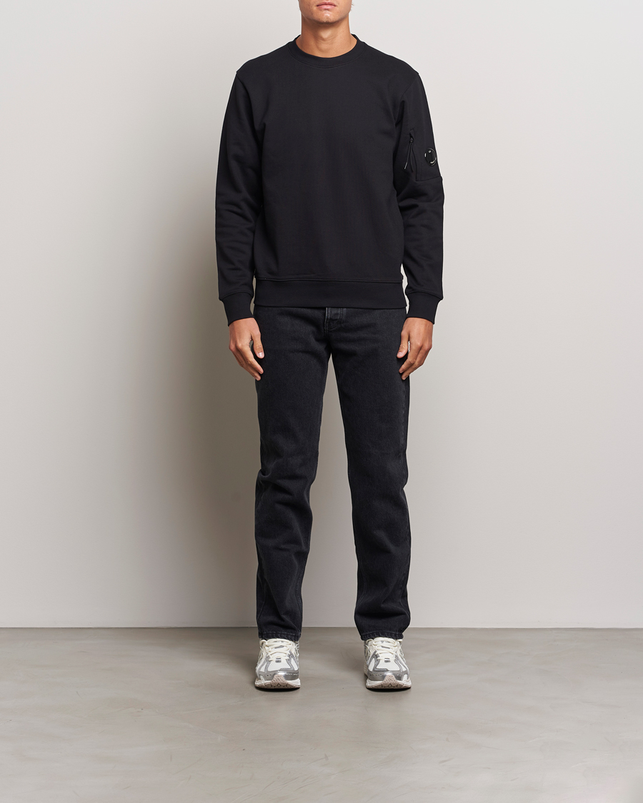 Men | Sweaters & Knitwear | C.P. Company | Diagonal Raised Fleece Lens Sweatshirt Black