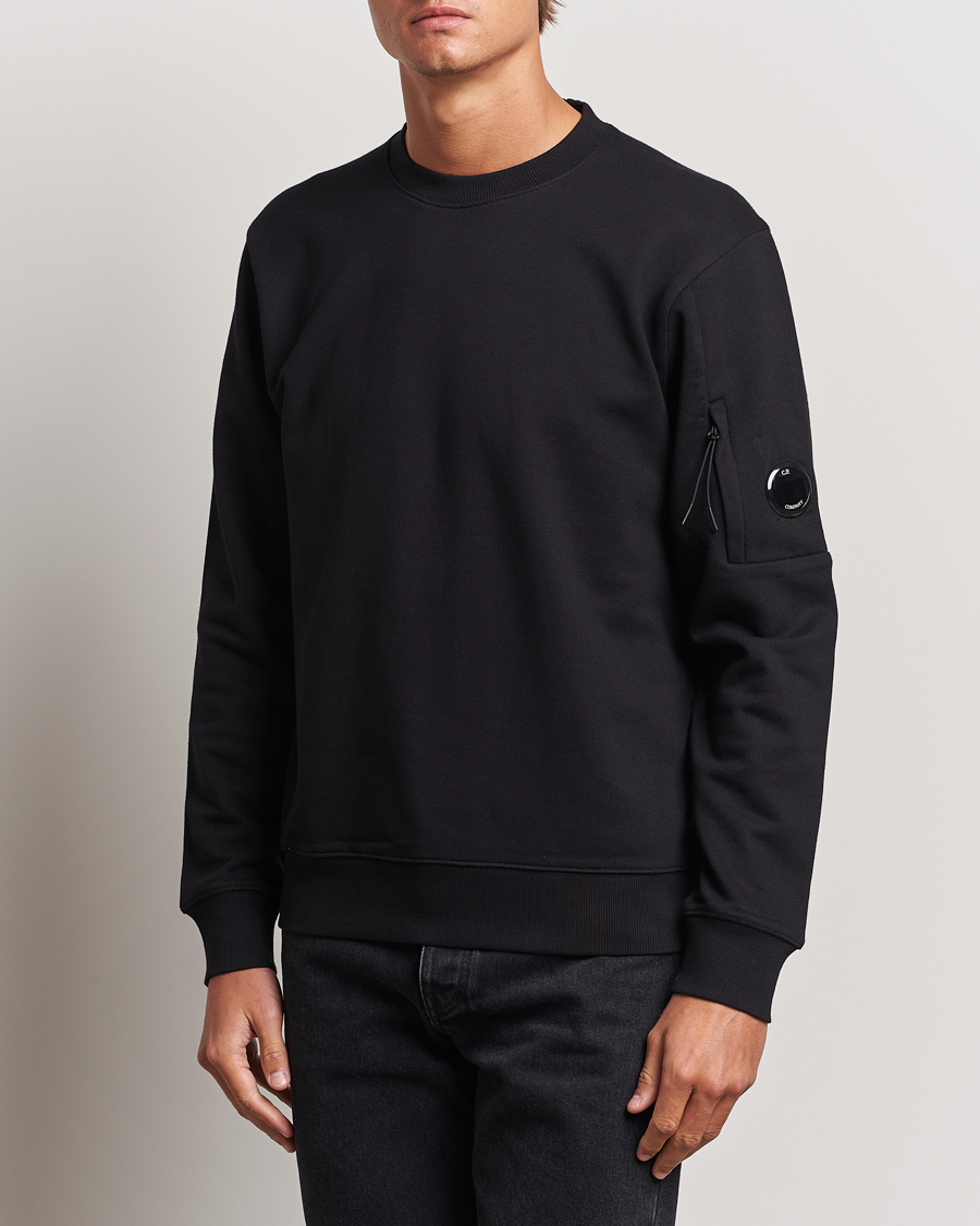 Men | Sweaters & Knitwear | C.P. Company | Diagonal Raised Fleece Lens Sweatshirt Black