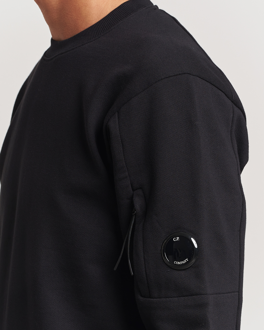 Men | Sweaters & Knitwear | C.P. Company | Diagonal Raised Fleece Lens Sweatshirt Black