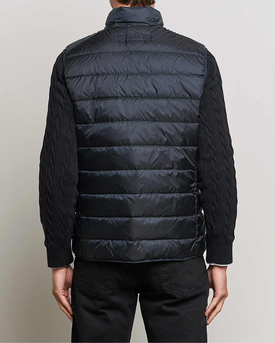 Men | Gilets | GANT | The Light Down Gilet Black