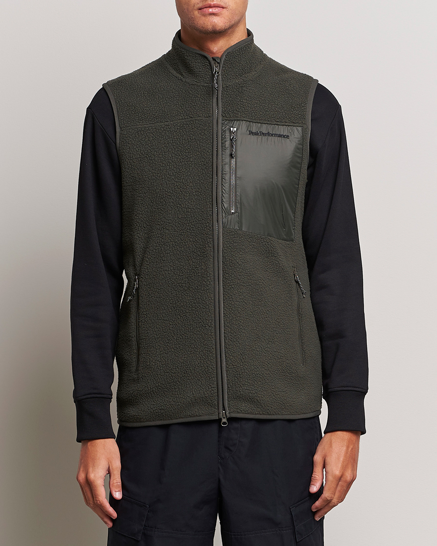 Men | Gilets | Peak Performance | Pile Vest Olive Extreme
