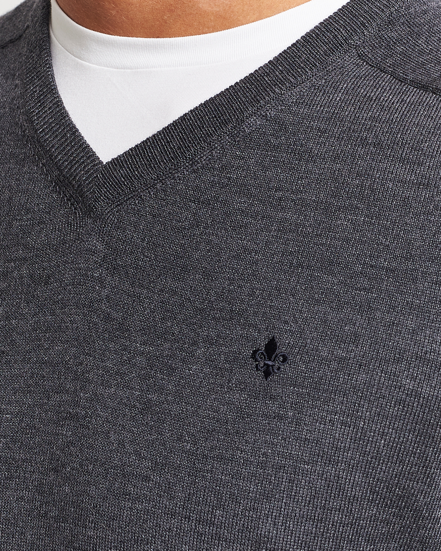 Men | Sweaters & Knitwear | Morris | Merino V-neck Grey