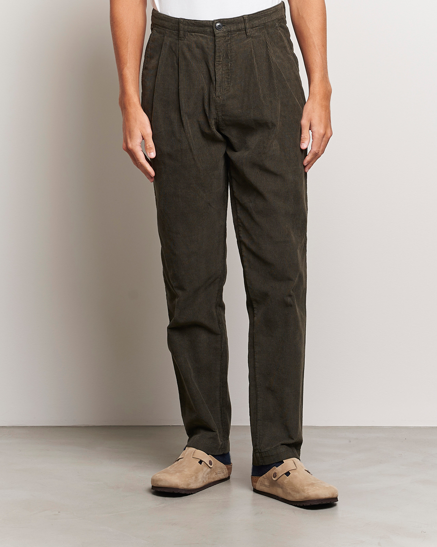 Men | Trousers | Sunspel | Corduroy Double Pleat Trousers Coffee