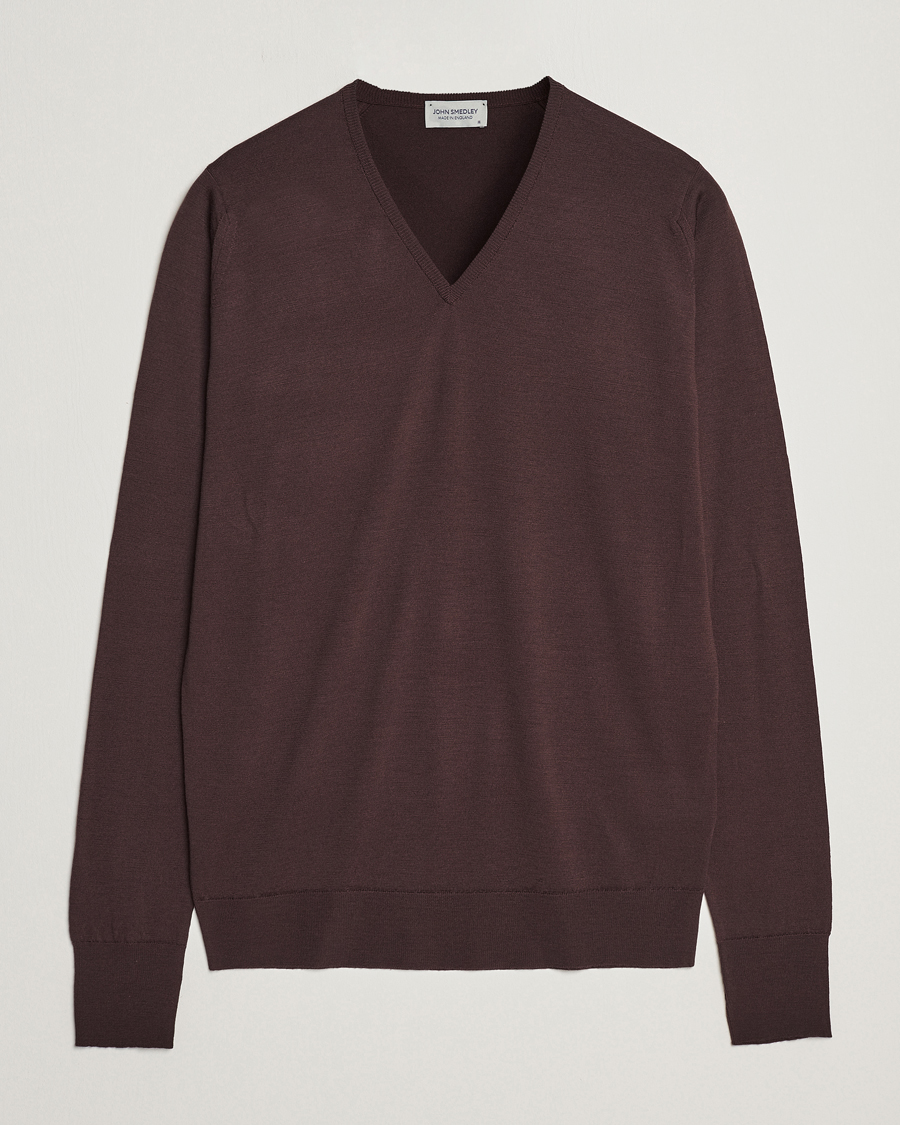 Men | Sweaters & Knitwear | John Smedley | Bobby Extra Fine Merino V-Neck Pullover Truffle Brown