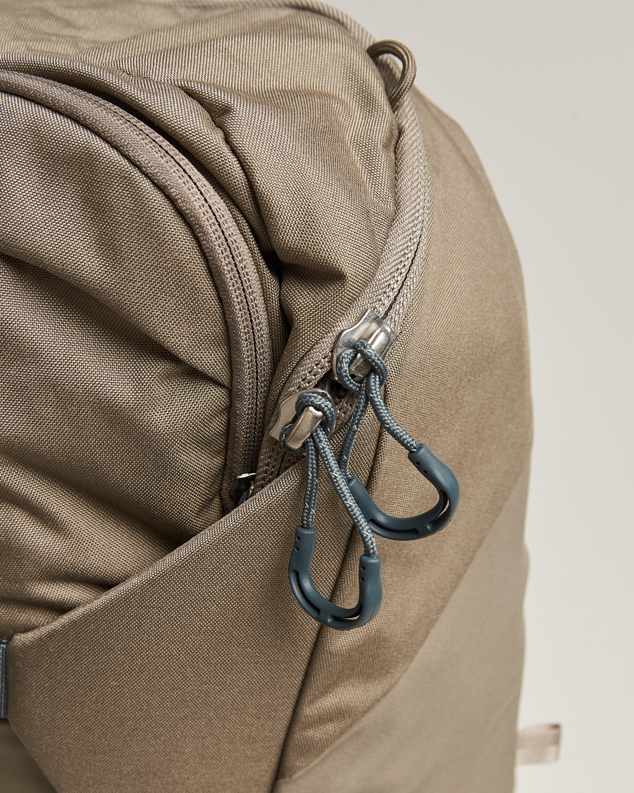 Men | Bags | Osprey | Metron 24 Backpack Tan Concrete