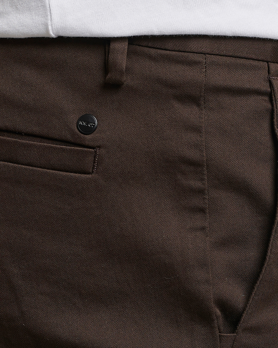 Men | Trousers | NN07 | Theo Regular Fit Chinos Demitasse Brown