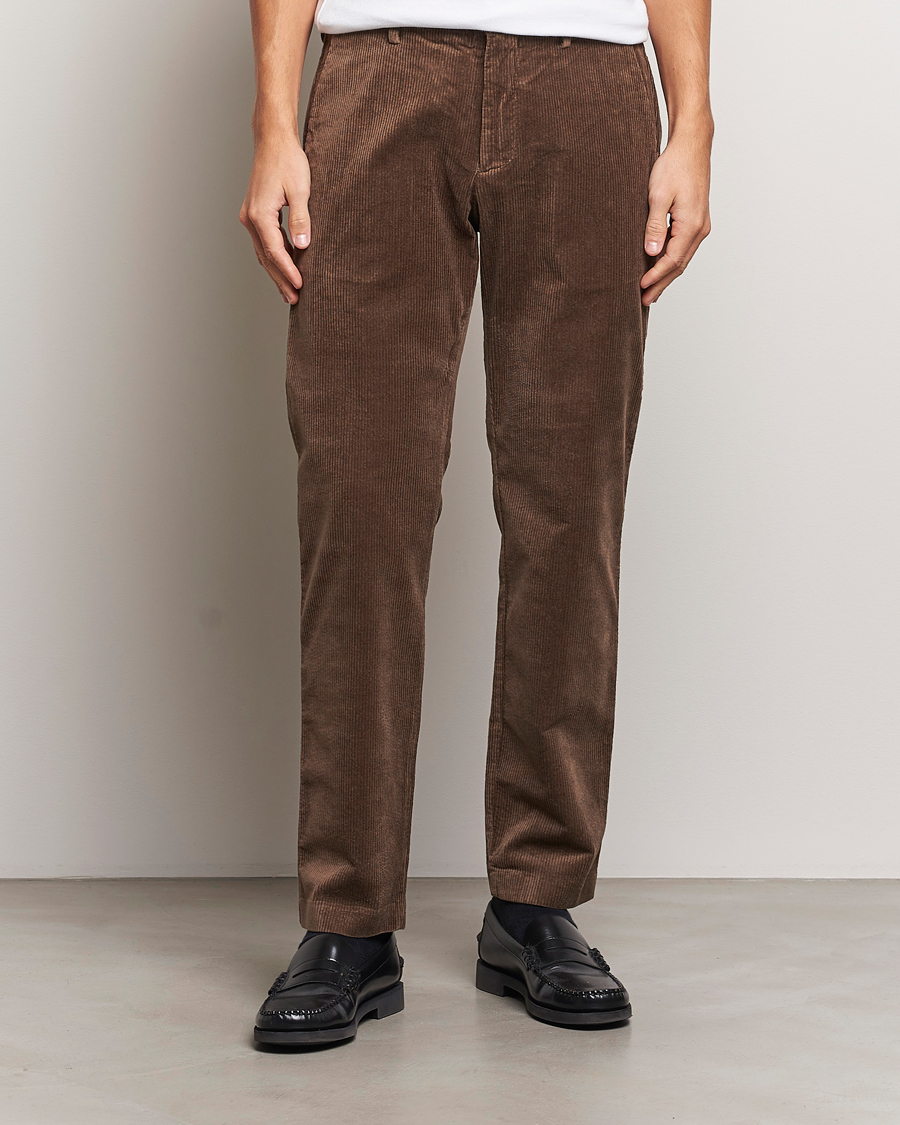 Men | Trousers | NN07 | Theo Regular Fit Corduroy Chinos Shitake
