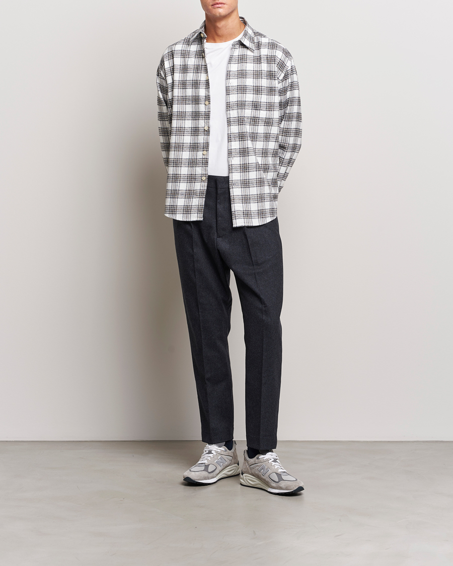 Men | Trousers | NN07 | Bill Brushed Flannel Pleated Trousers Navy Blue