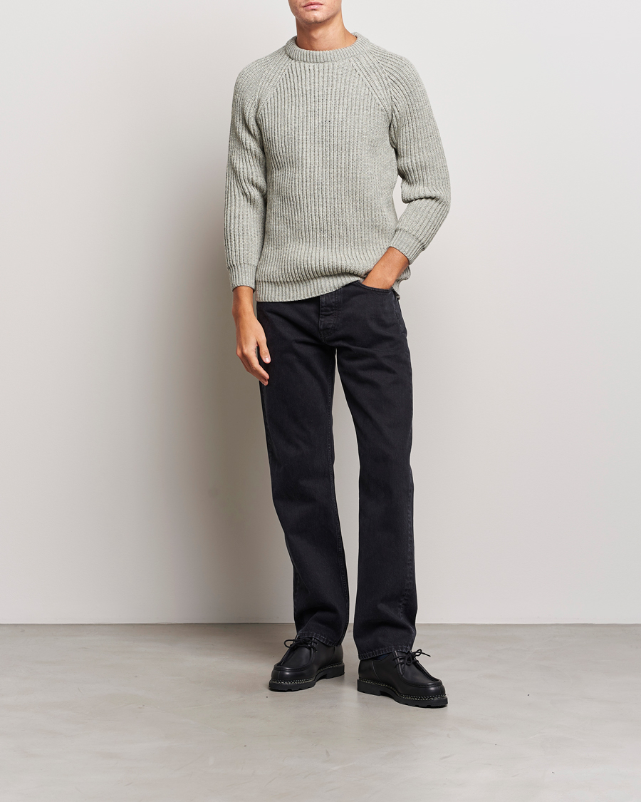 Men | Sweaters & Knitwear | Gloverall | Fisherman Rib Chunky Wool Crew Neck Light Grey