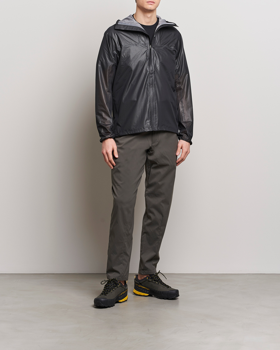 Men | Coats & Jackets | Houdini | The Orange Waterproof Jacket True Black
